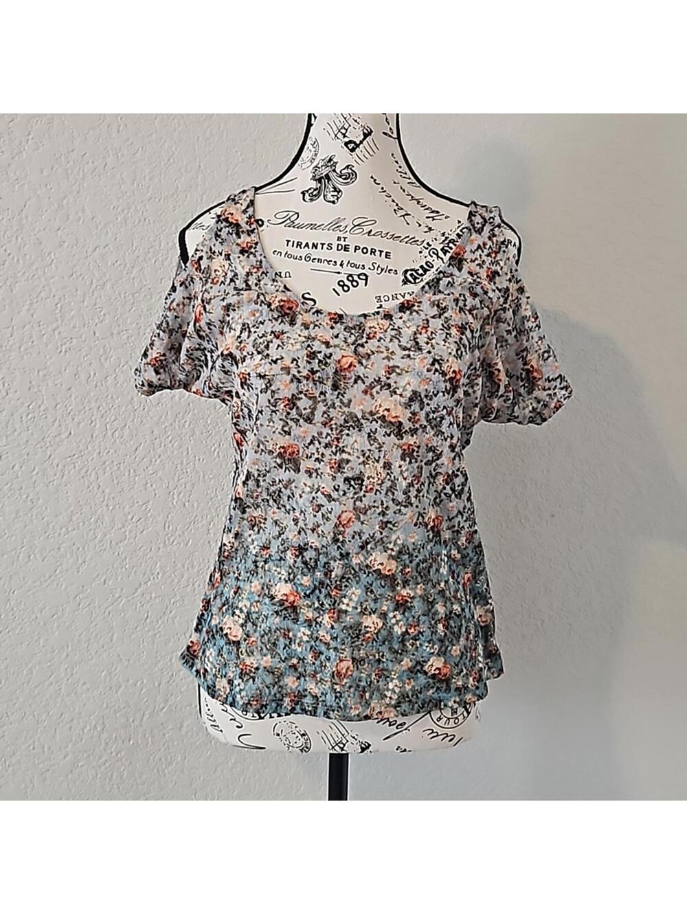 Floral Cold Shoulder Short Sleeve Blouse